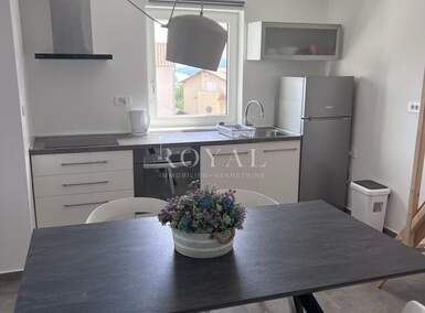 Trosoban stan, Kastav, Trinajstići, najam, 800 €, 90 m2