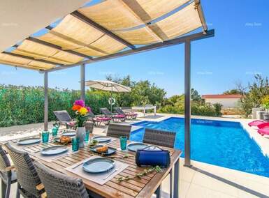 Kuca, Svetvinčenat, prodaja, 499000 €, 130 m2