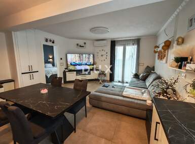 Trosoban stan, Pula, Veli vrh, prodaja, 260600 €, 67 m2