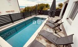 Trosoban stan, Crikvenica, prodaja, 300000 €, 70 m2