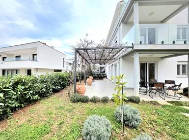 Kuca, Poreč, prodaja, 450000 €, 125 m2