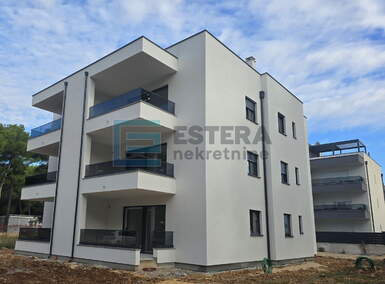 Trosoban stan, Pakoštane, prodaja, 379000 €, 77 m2