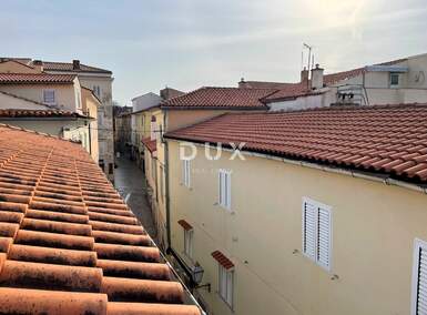 Kuca, Krk, prodaja, 470000 €, 170 m2