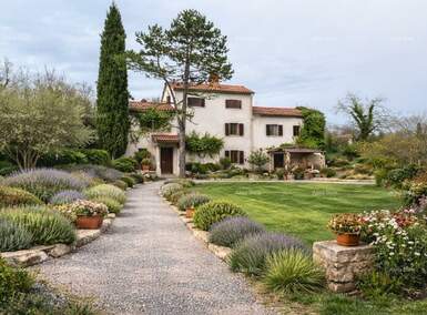 Kuca, Oprtalj, prodaja, 399000 €, 315 m2