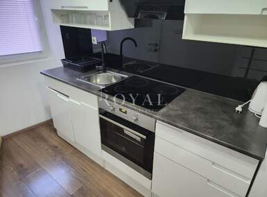 Trosoban stan, Kraljevica, Bakarac, najam, 1000 €, 100 m2