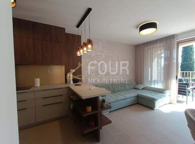 Trosoban stan, Opatija, Opatija - Centar, najam, 1800 €, 59 m2