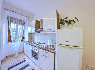 Dvosoban stan, Pula, Centar, prodaja, 160000 €, 25 m2