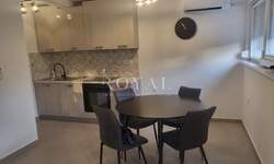 Trosoban stan, Rijeka, Vojak, najam, 750 €, 75 m2