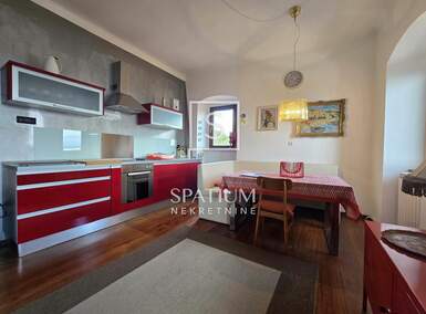 Trosoban stan, Opatija, Pobri, najam, 850 €, 80 m2