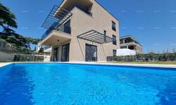 Trosoban stan, Poreč, Tar, prodaja, 577000 €, 175 m2