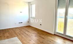 Trosoban stan, Zadar, Branimirova Obala, prodaja, 320000 €, 60 m2