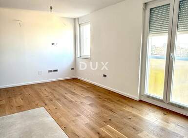 Trosoban stan, Zadar, Branimirova Obala, prodaja, 320000 €, 60 m2