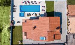 Kuca, Pula, Valdebek, prodaja, 750000 €, 360 m2