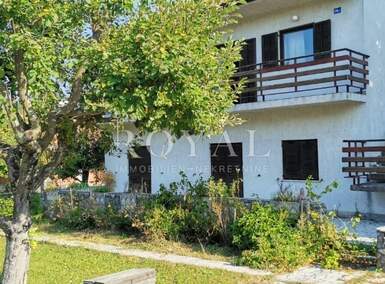 Kuca, Jelenje, Podhum, prodaja, 381000 €, 200 m2