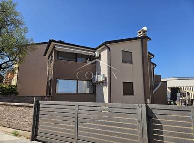 Trosoban stan, Pula, Štinjan, prodaja, 248000 €, 65 m2