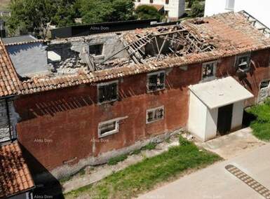 Kuca, Umag, prodaja, 175000 €, 205 m2