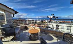 Trosoban stan, Omišalj, Njivice, prodaja, 310000 €, 77 m2