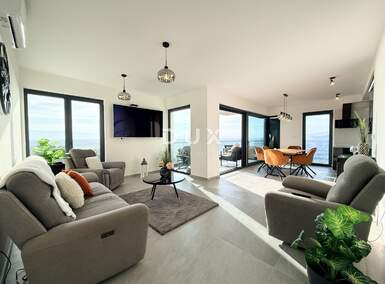 Trosoban stan, Novi Vinodolski, Klenovica, prodaja, 550000 €, 90 m2