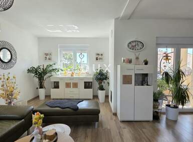 Stan, Pula, Nova Veruda, prodaja, 545000 €, 209 m2