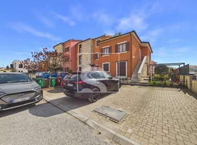 Trosoban stan, Pula, Valdebek, prodaja, 241000 €, 83 m2