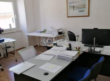 Poslovni prostor, Rijeka, Centar, najam, 330 €, 95 m2