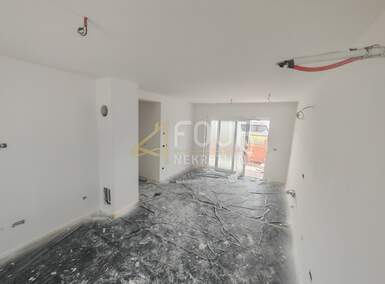 Trosoban stan, Pula, Veli vrh, prodaja, 207000 €, 55 m2