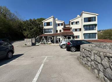 Cetvorosoban stan, Opatija, Volosko, prodaja, 390000 €, 96 m2
