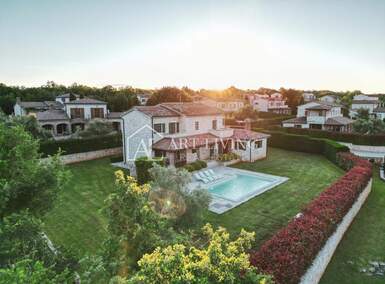 Kuca, Poreč, prodaja, 750000 €, 199 m2