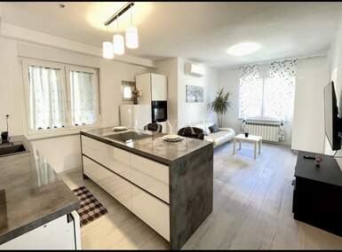 Trosoban stan, Rijeka, Bulevard, najam, 800 €, 50 m2