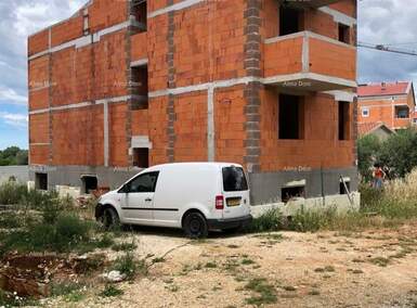 Kuca, Peroj, prodaja, 310000 €, 365 m2