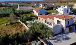 Kuca, Poreč, prodaja, 1295000 €, 221 m2