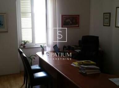 Poslovni prostor, Rijeka, Centar, najam, 350 €, 25 m2
