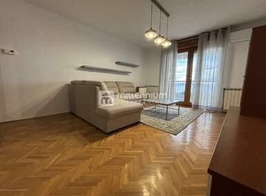 Trosoban stan, Rijeka, Krnjevo, najam, 800 €, 67 m2