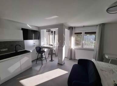 Jednosoban stan, Rijeka, Marčeljeva Draga, najam, 550 €, 30 m2