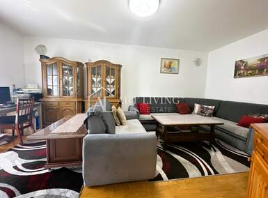 Trosoban stan, Umag, prodaja, 285000 €, 84 m2