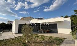 Kuca, Rab, Barbat na Rabu, prodaja, 690000 €, 152 m2