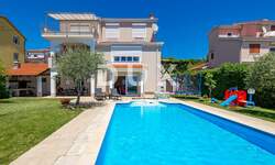 Kuca, Viškovo, Marinići, prodaja, 555000 €, 316 m2