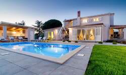 Kuca, Fažana, prodaja, 740000 €, 220 m2