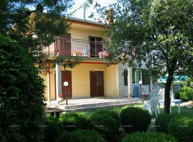 Kuca, Brtonigla, prodaja, 800000 €, 330 m2