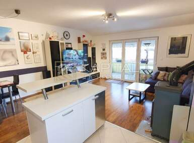 Trosoban stan, Viškovo, Sroki, prodaja, 260000 €, 81 m2