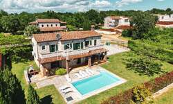 Kuca, Poreč, prodaja, 570000 €, 263 m2