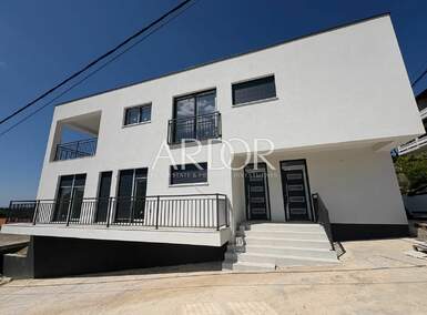 Trosoban stan, Rab, Banjol, prodaja, 239000 €, 65 m2