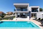 Kuca, Ližnjan, najam, 4000 €, 207 m2