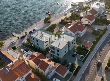 Trosoban stan, Šibenik, Brodarica, prodaja, 470000 €, 72 m2