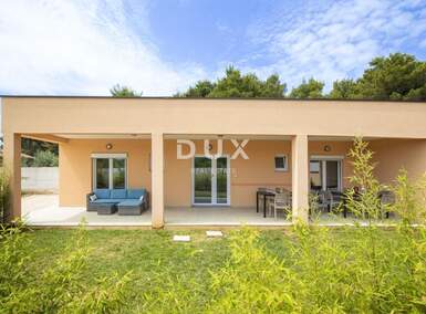 Kuca, Medulin, najam, 5000 €, 282 m2