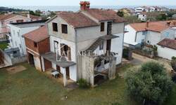 Kuca, Umag, prodaja, 495000 €, 353 m2