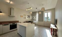 Dvosoban stan, Opatija, Opatija - Centar, najam, 1100 €, 50 m2