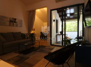 Trosoban stan, Poreč, prodaja, 335000 €, 75 m2