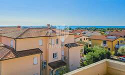 Trosoban stan, Novigrad, prodaja, 345000 €, 81 m2