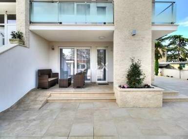 Trosoban stan, Umag, prodaja, 380000 €, 80 m2
